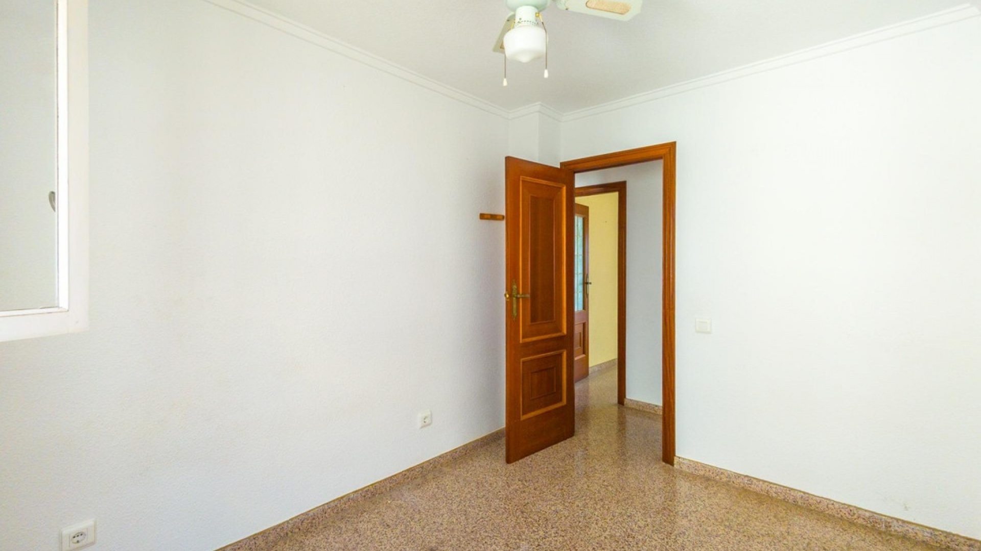 Resale - Apartment - Torrevieja - Torrevieja Centro