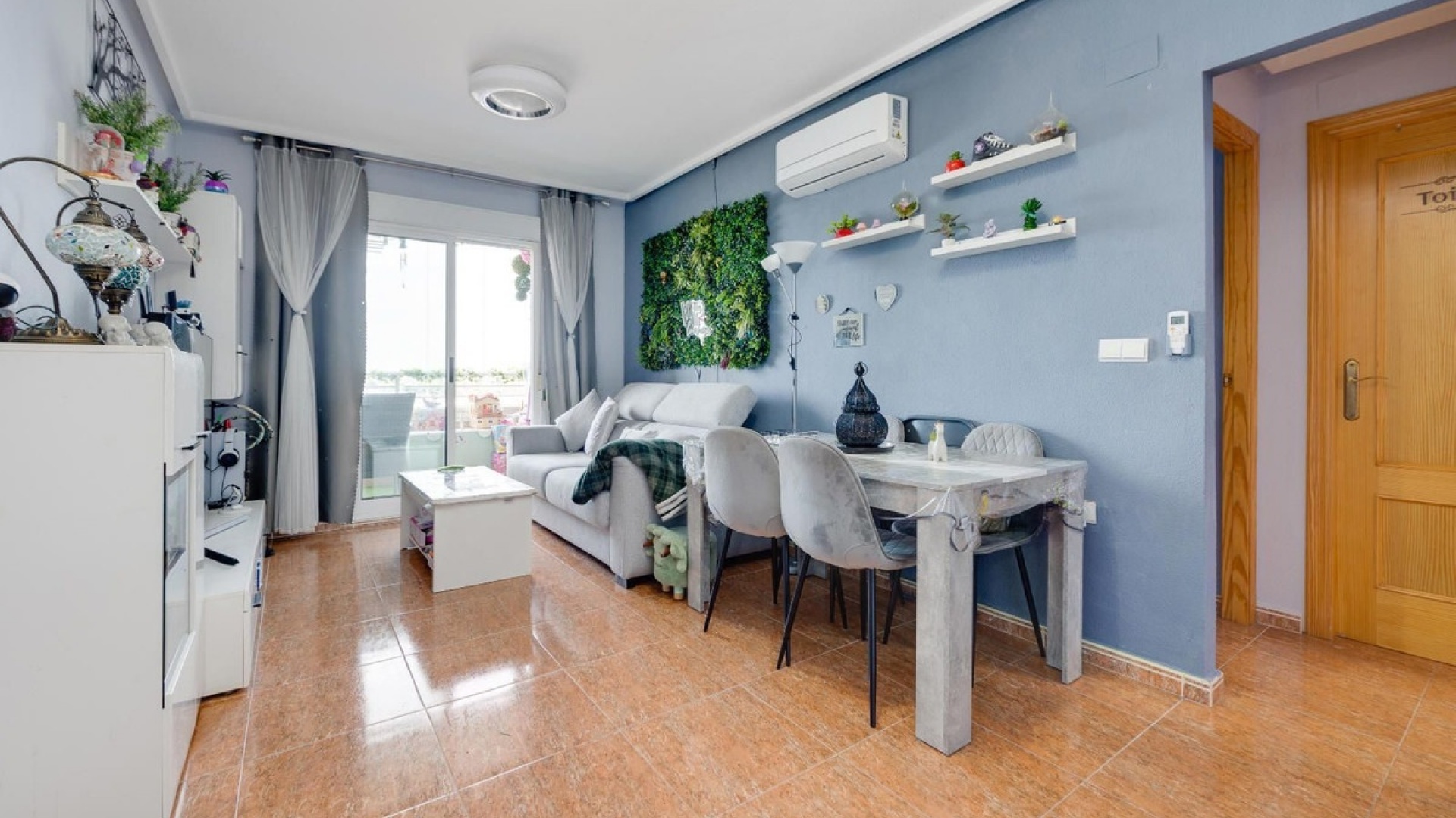 Resale - Apartment - Torrevieja - Torrevieja Centro