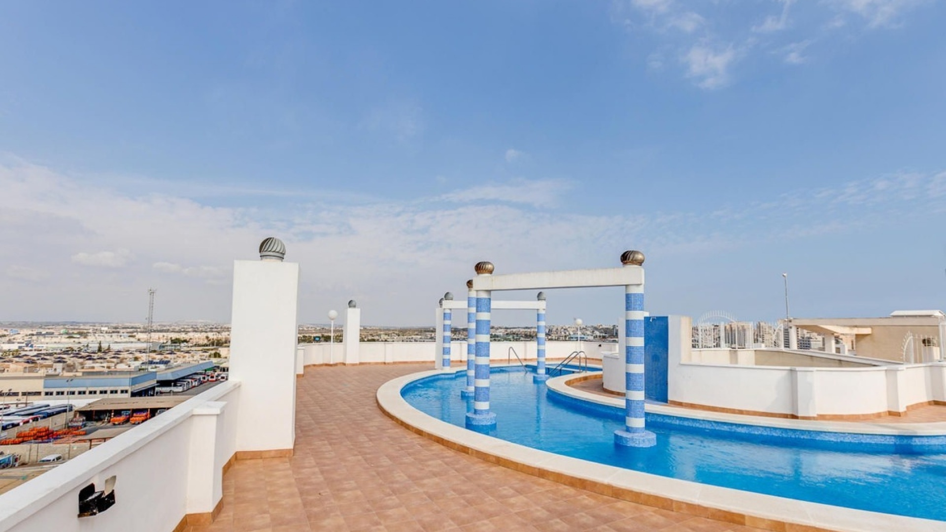 Resale - Apartment - Torrevieja - Torrevieja Centro