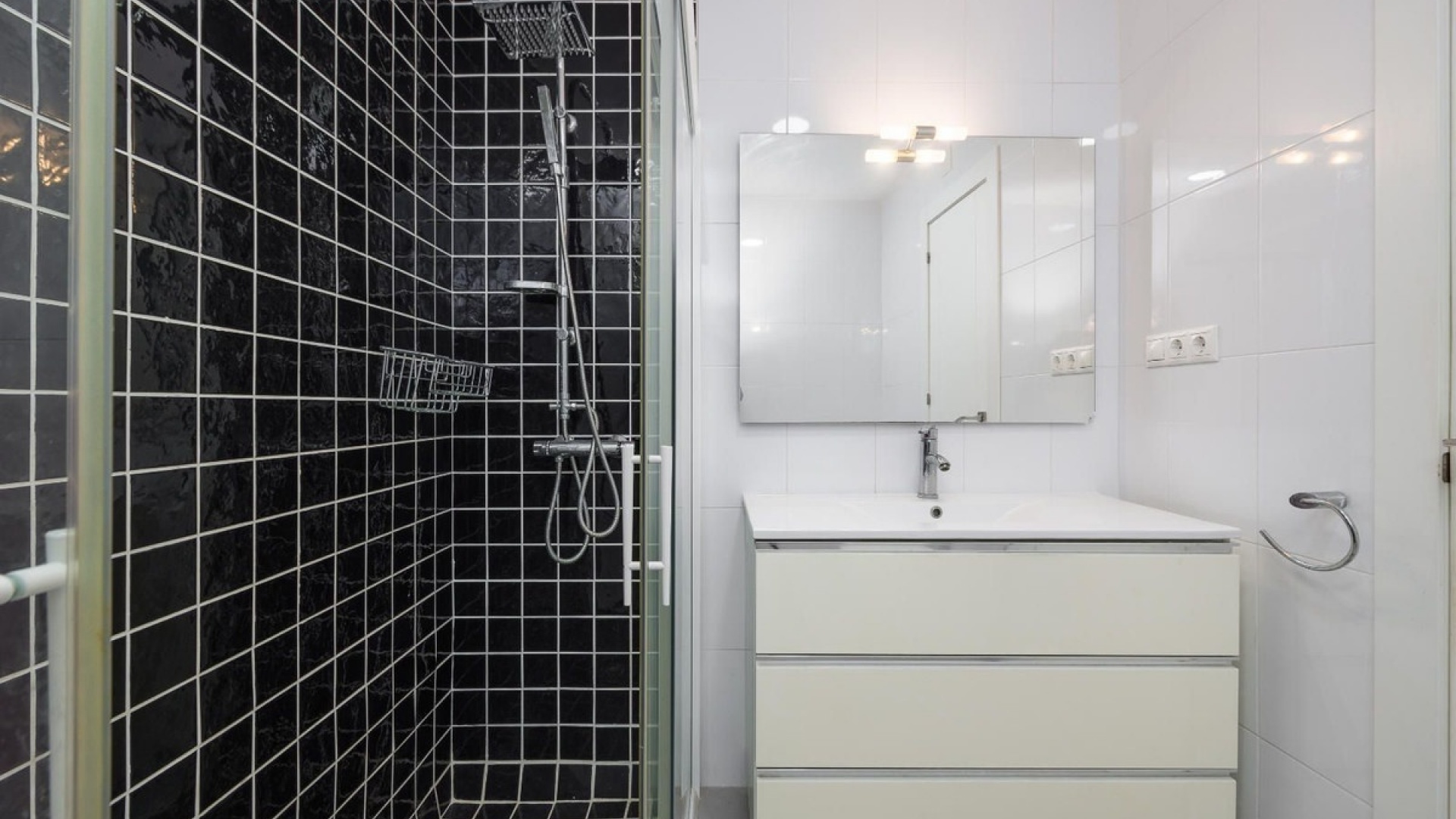 Resale - Apartment - Torrevieja - Torrevieja Centro