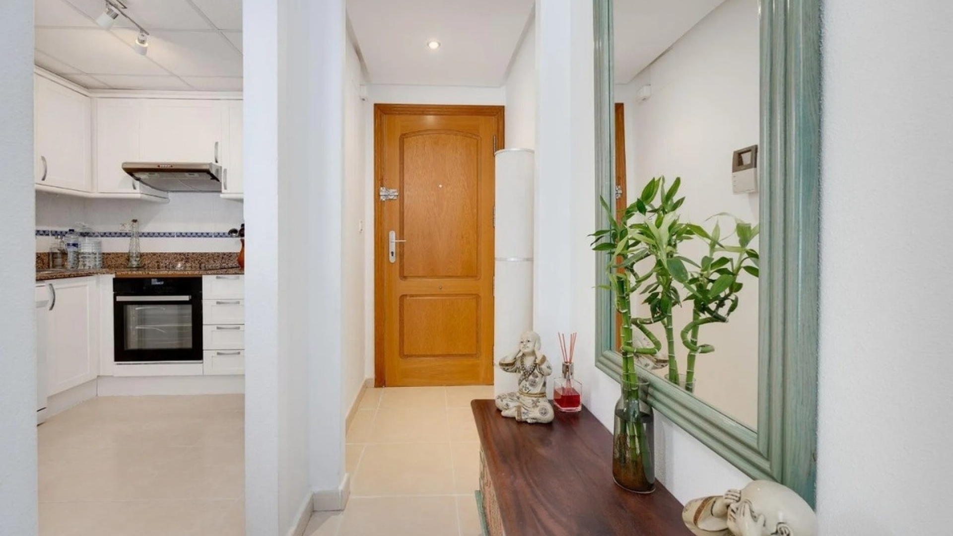 Resale - Apartment - Torrevieja - Torrevieja Centro