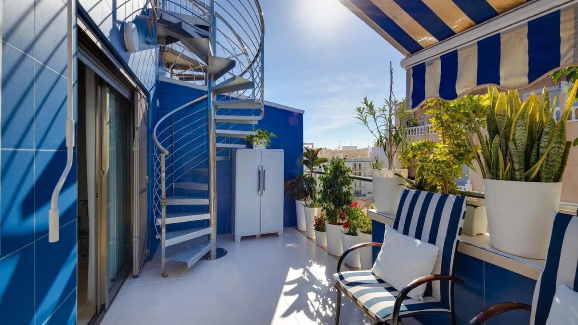 Resale - Apartment - Torrevieja - Torrevieja Centro