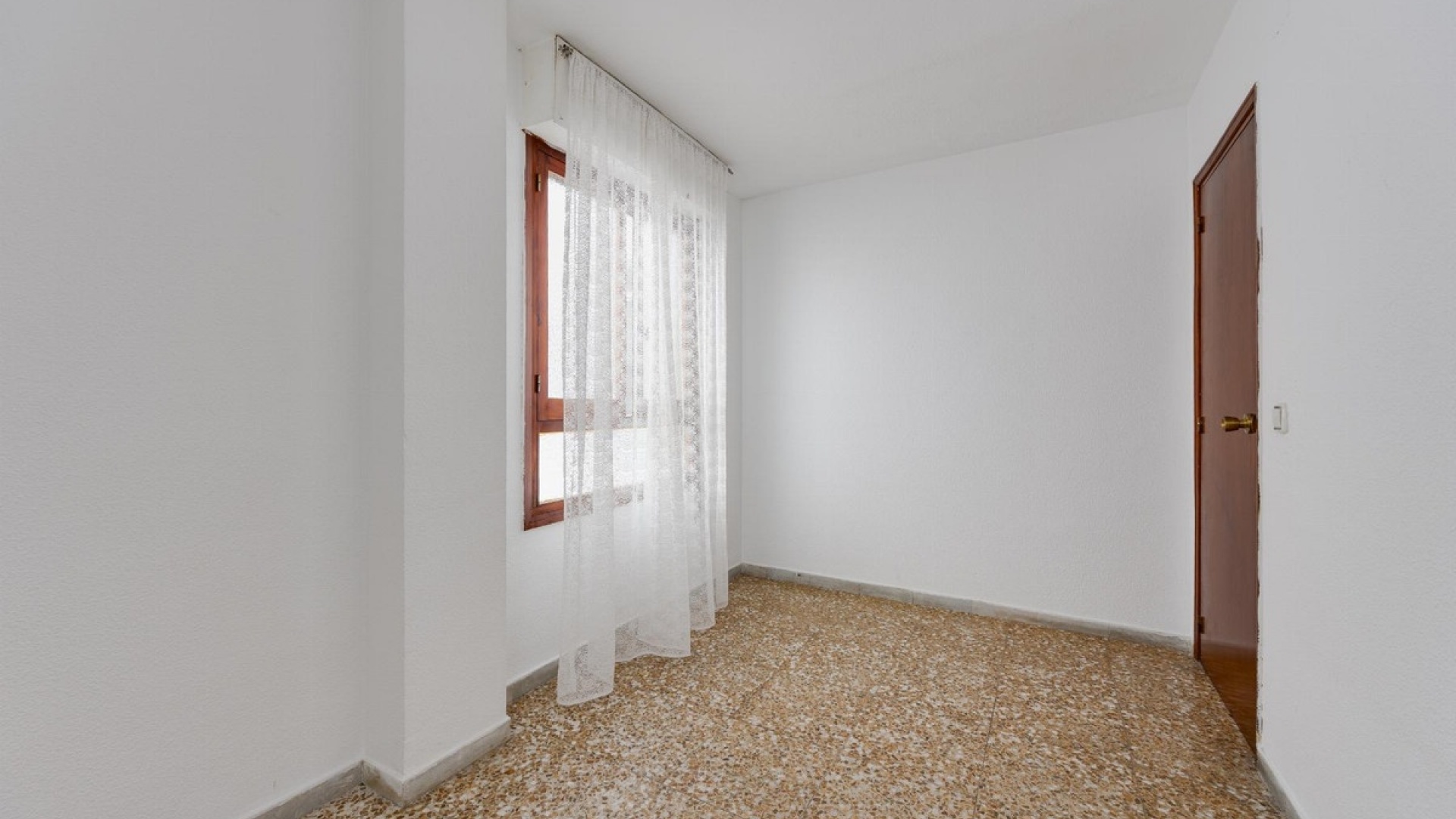 Resale - Apartment - Torrevieja - Torrevieja Centro