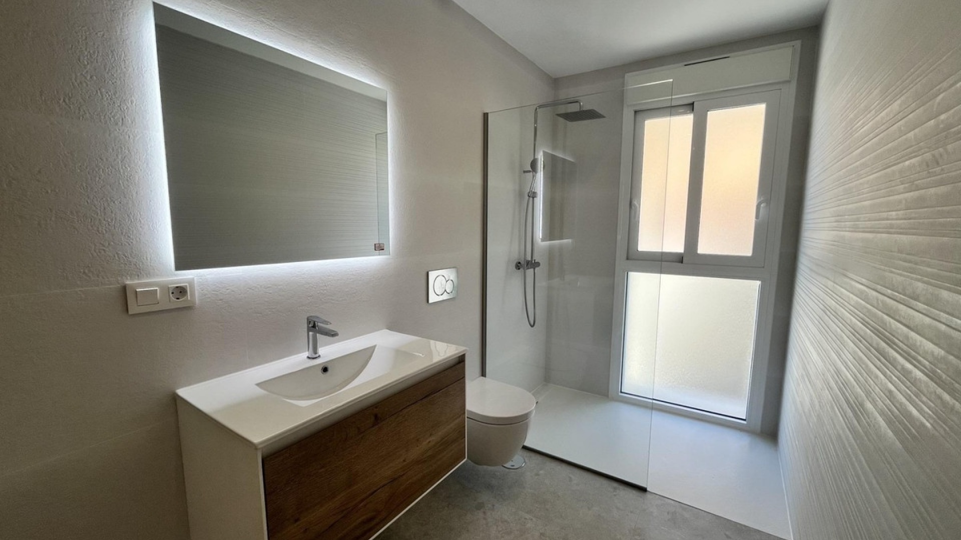 Resale - Apartment - Torrevieja - Torrevieja Centro