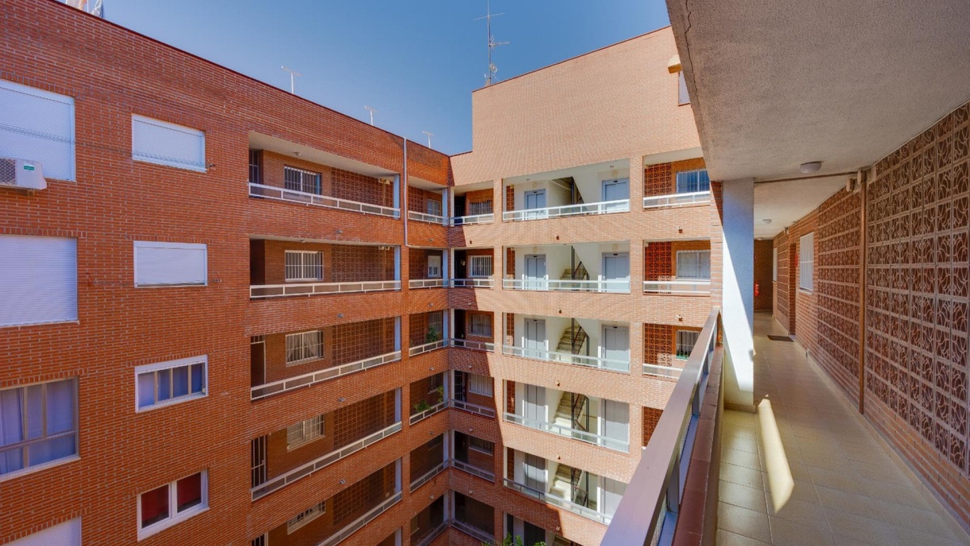 Resale - Apartment - Torrevieja - Torrevieja Centro