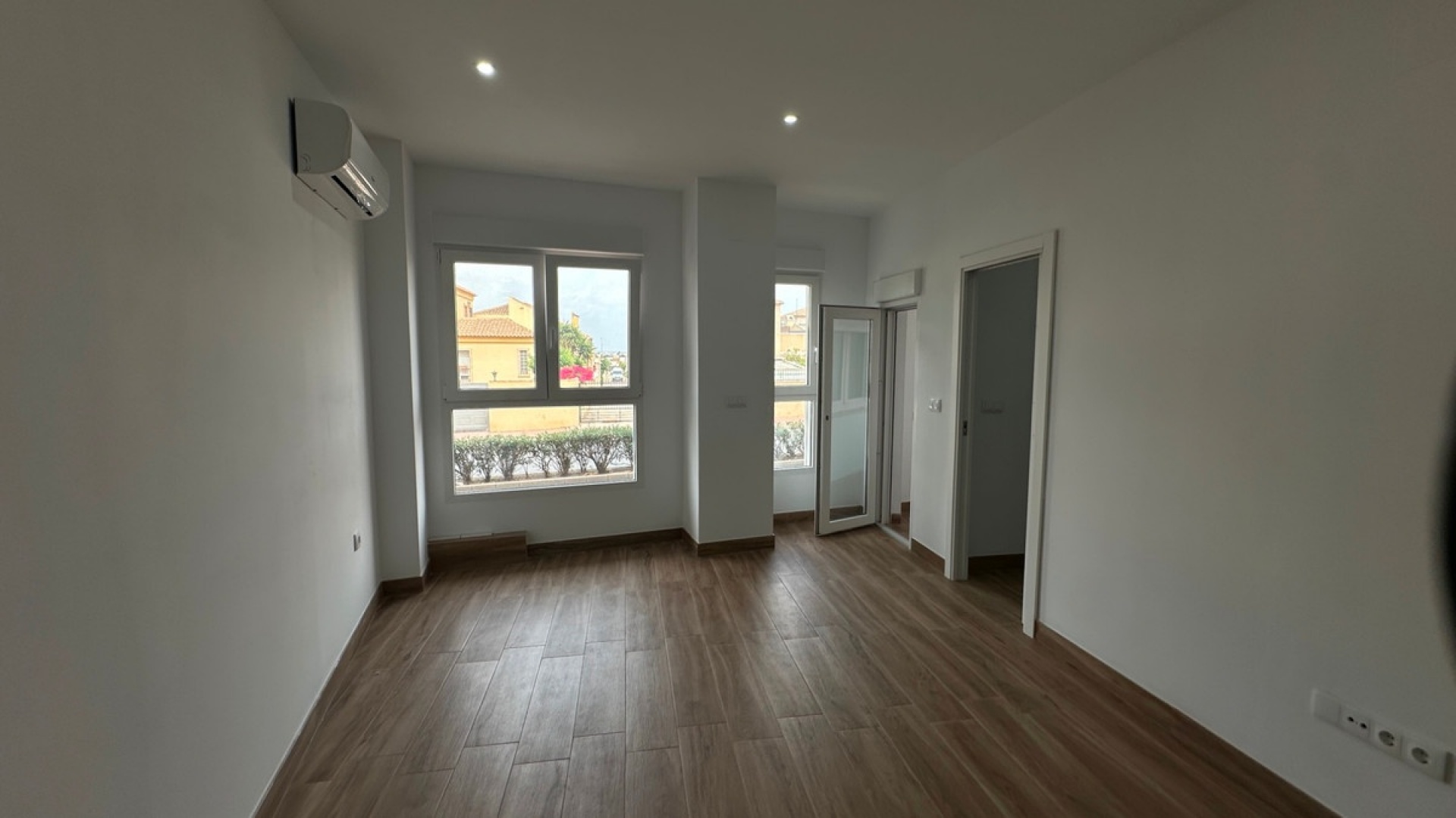 Resale - Apartment - Torrevieja - Torrevieja Centro