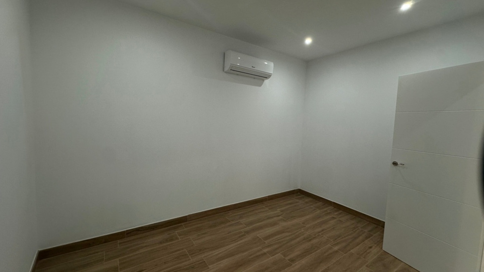 Resale - Apartment - Torrevieja - Torrevieja Centro