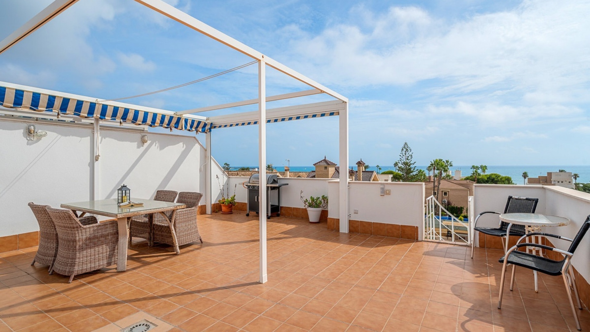 Resale - Apartment - Torrevieja - Torrevieja Centro