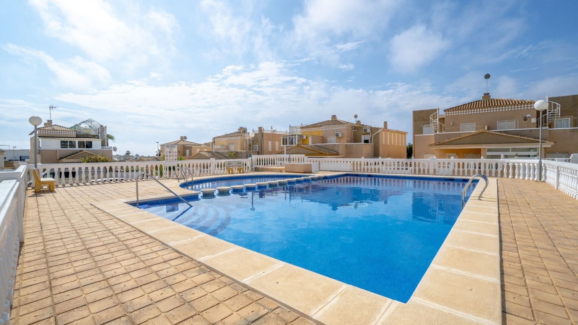 Resale - Apartment - Torrevieja - Torrevieja Centro