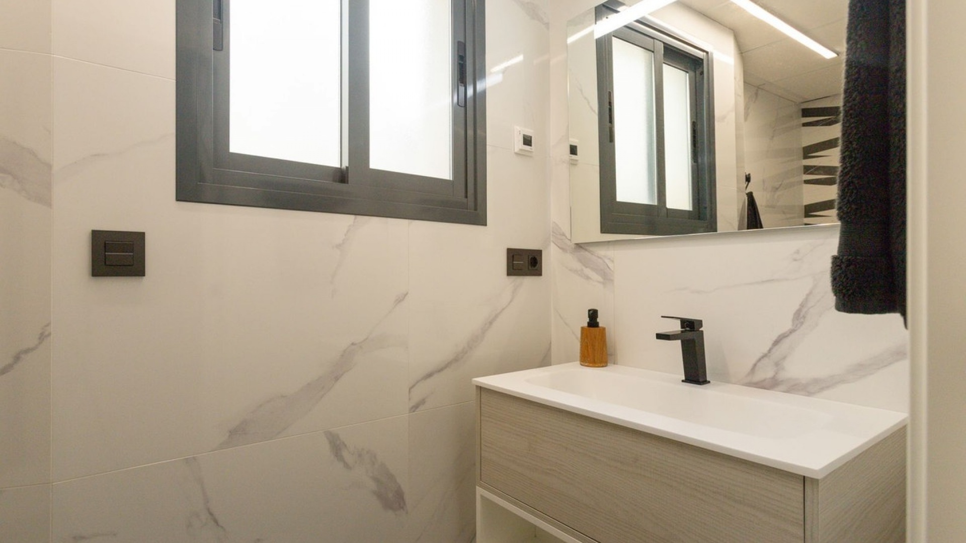 Resale - Apartment - Torrevieja - Torrevieja Centro