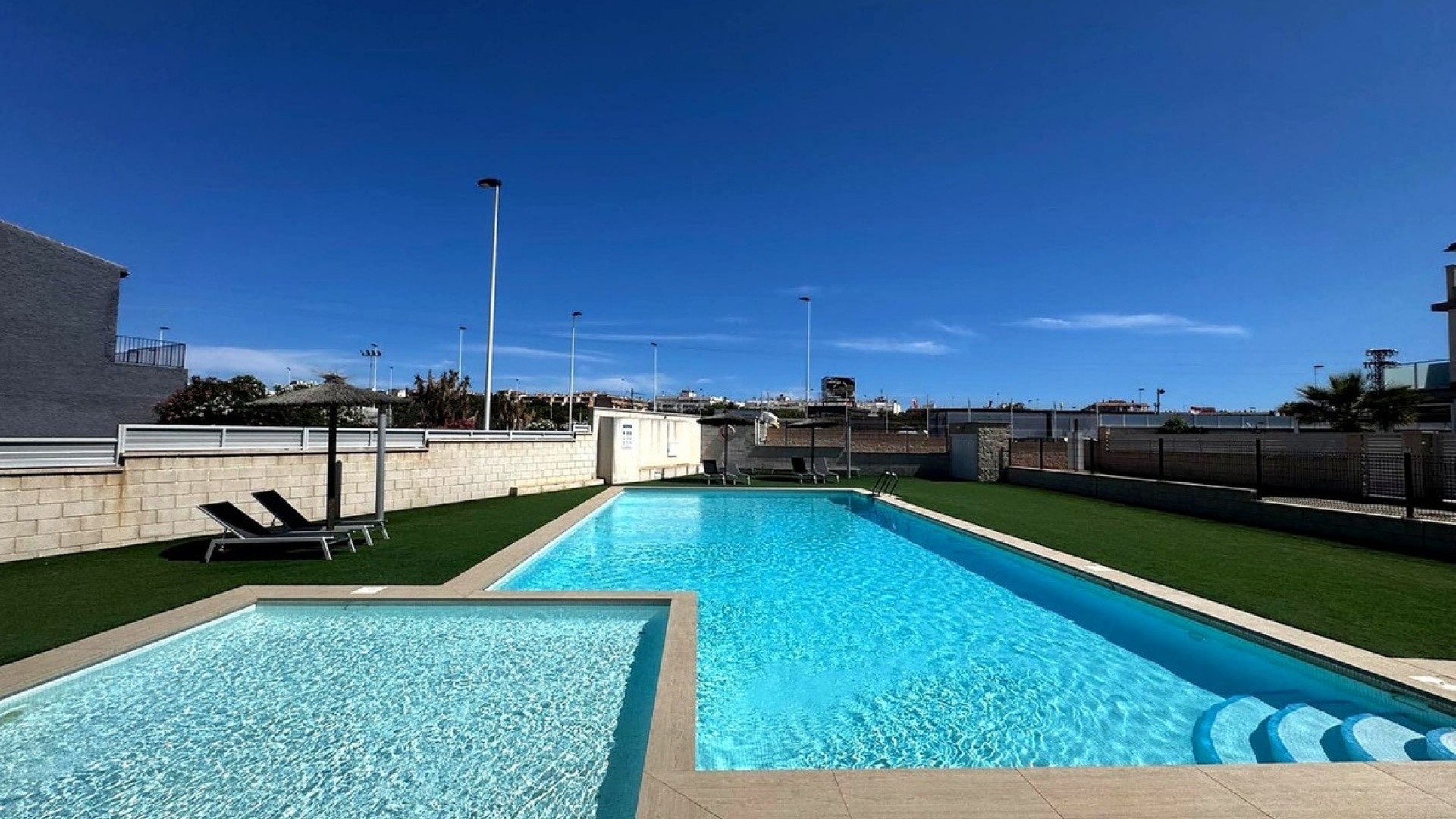 Resale - Apartment - Torrevieja - Torrevieja Centro