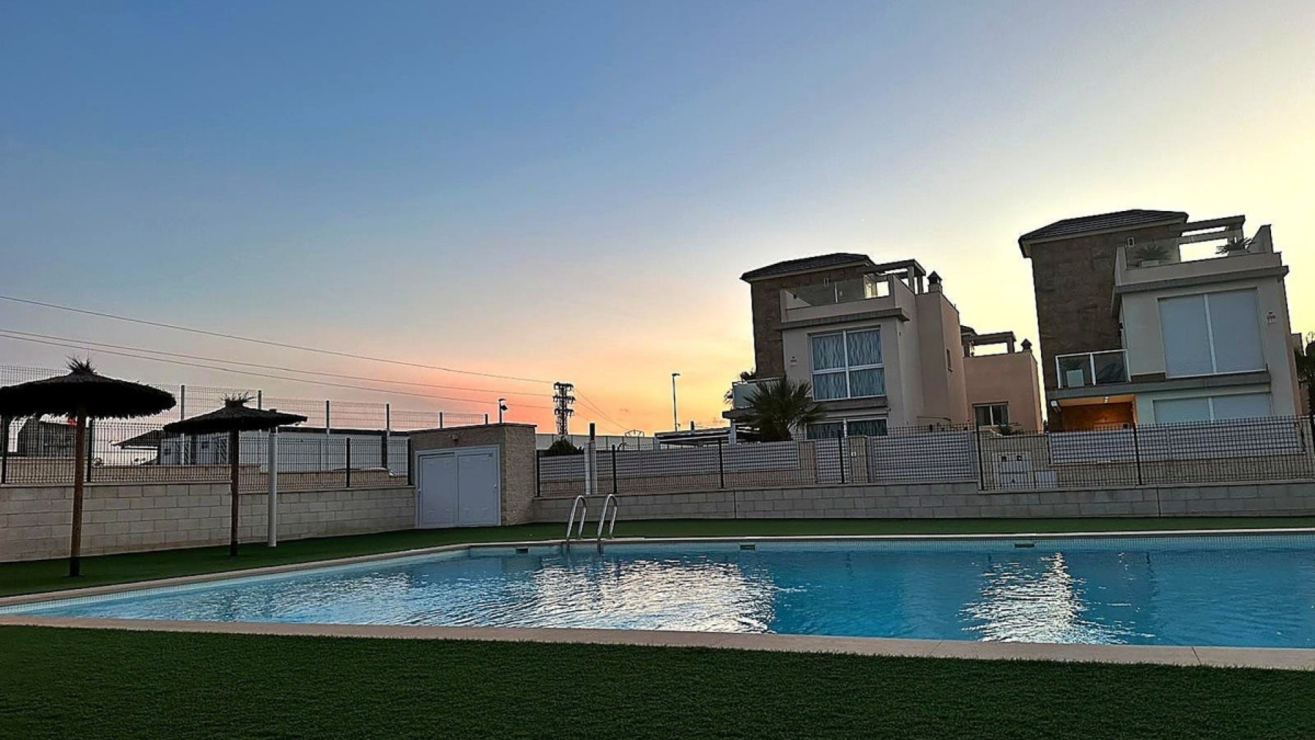 Resale - Apartment - Torrevieja - Torrevieja Centro