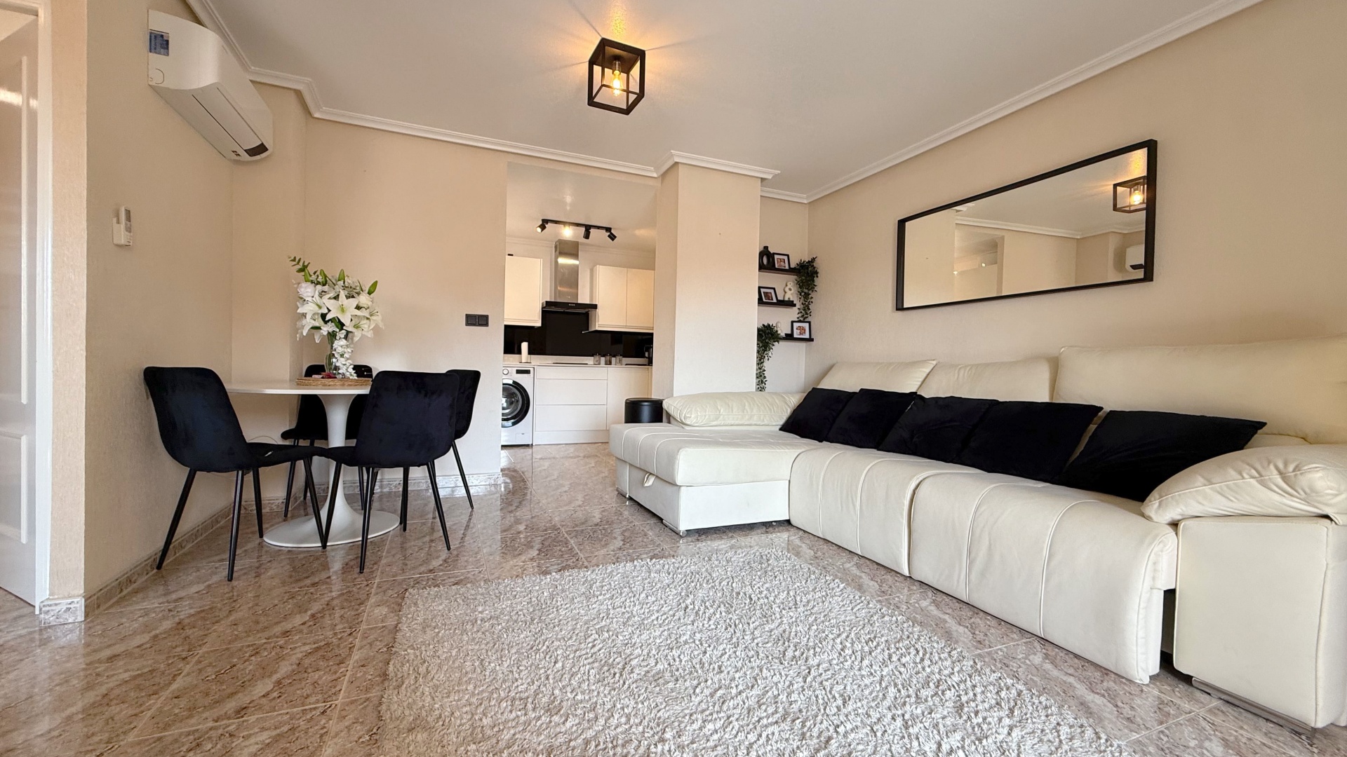 Resale - Apartment - Villamartin - bosque de las lomas