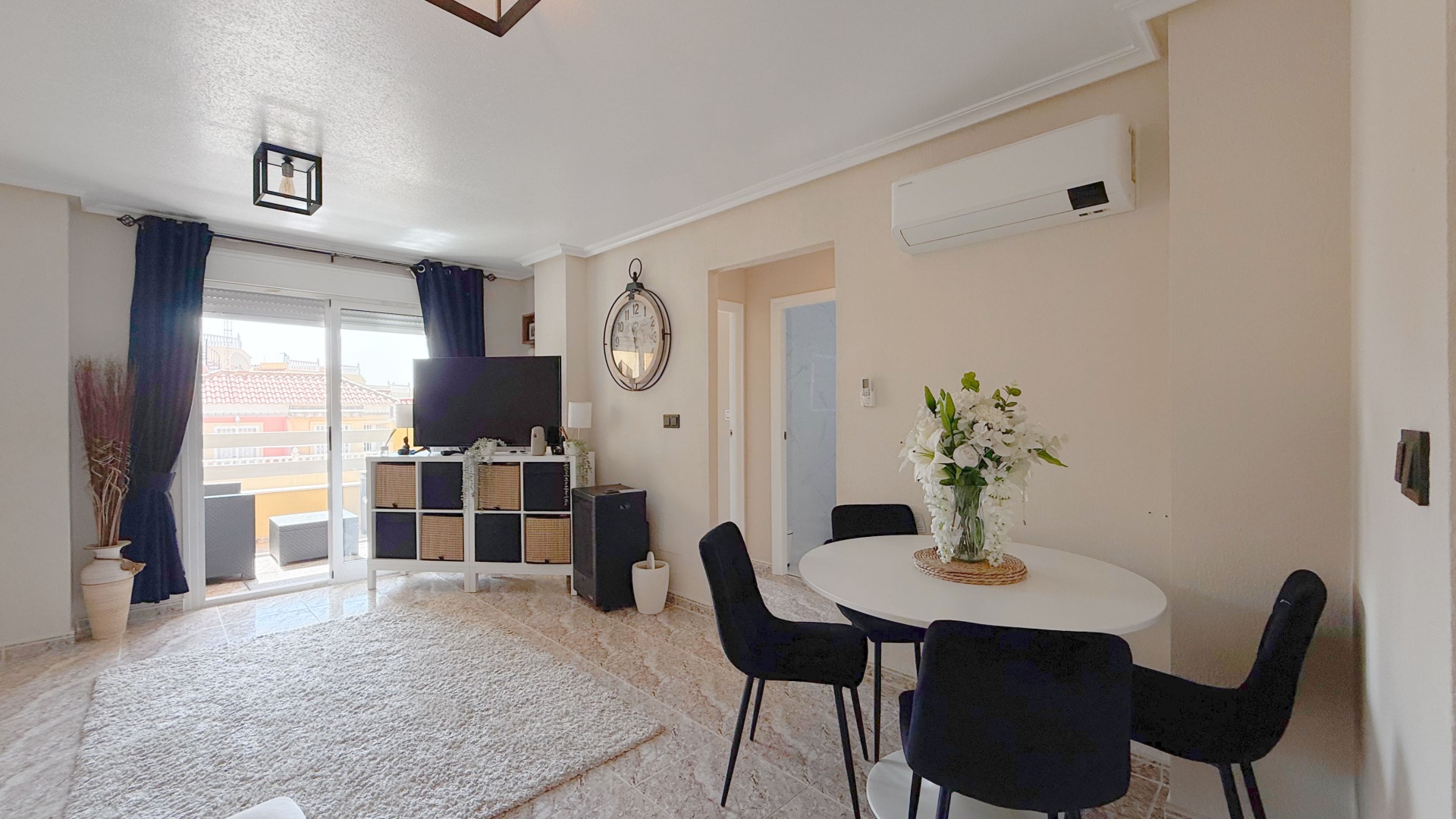 Resale - Apartment - Villamartin - bosque de las lomas