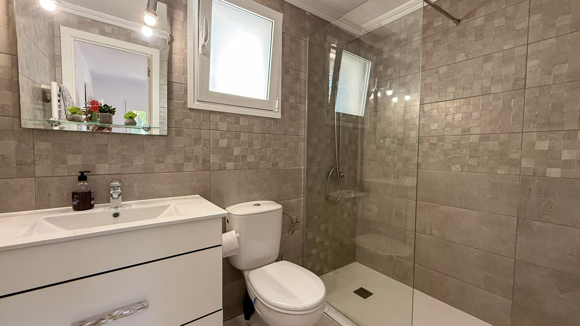 Resale - Apartment - Villamartin - Costa Blanca South