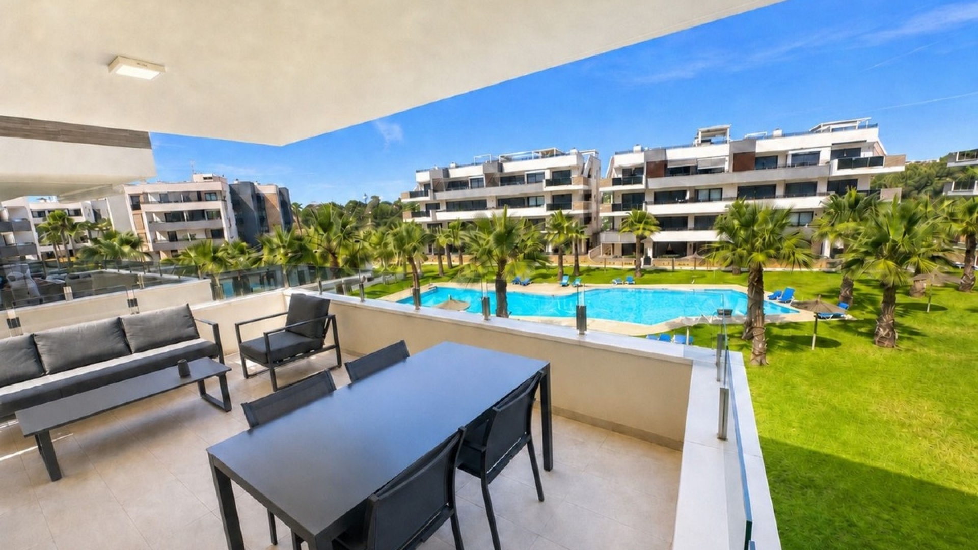 Resale - Apartment - Villamartin - Costa Blanca South