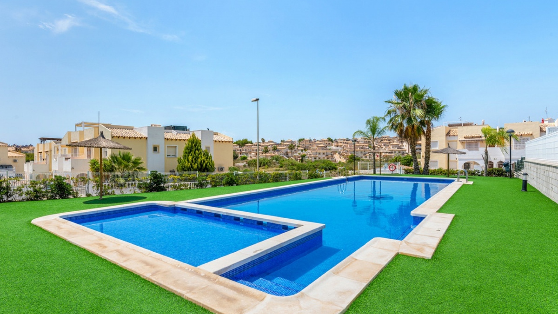 Resale - Apartment - Villamartin - Costa Blanca South