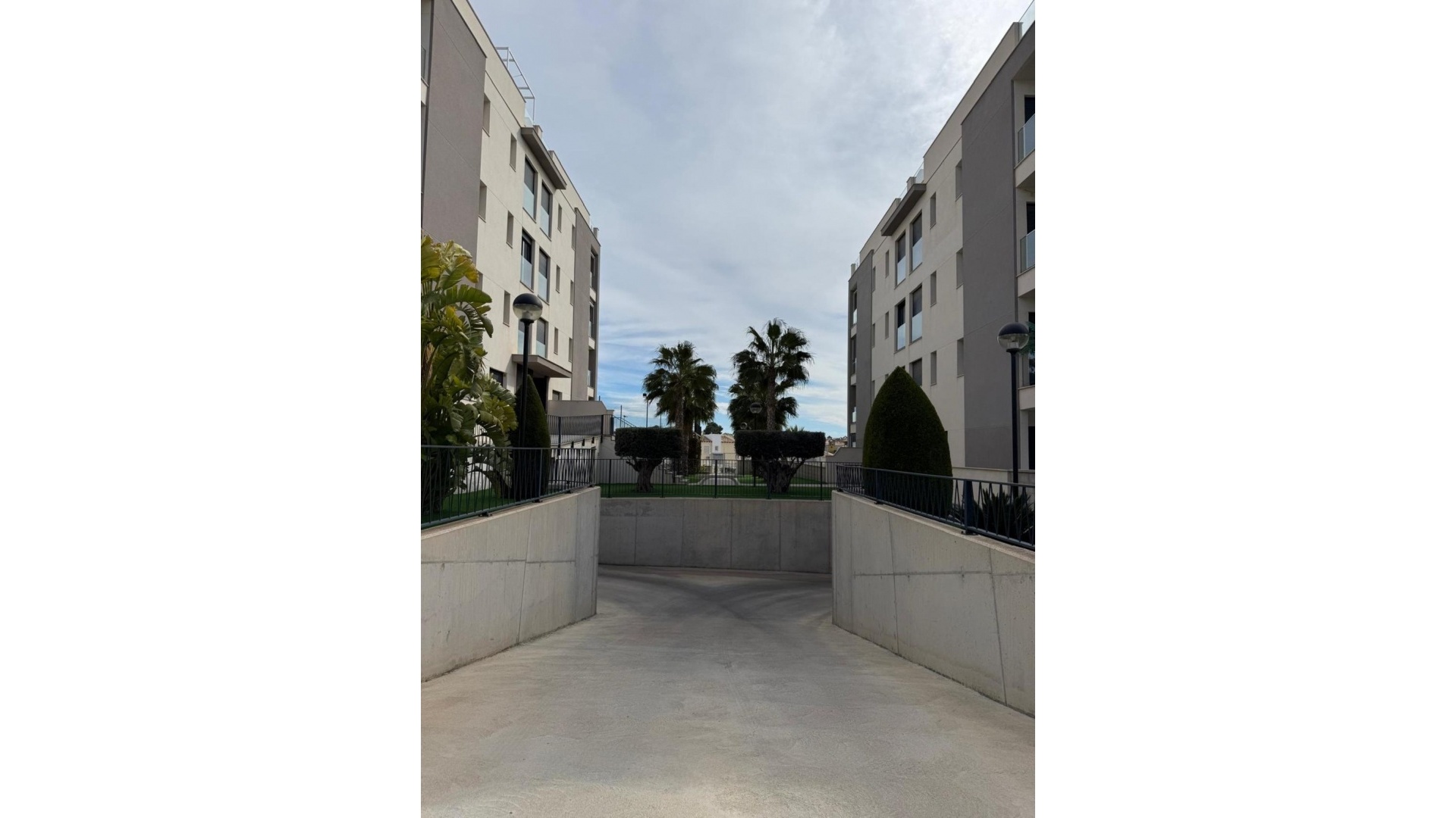 Resale - Apartment - Villamartin - Costa Blanca South