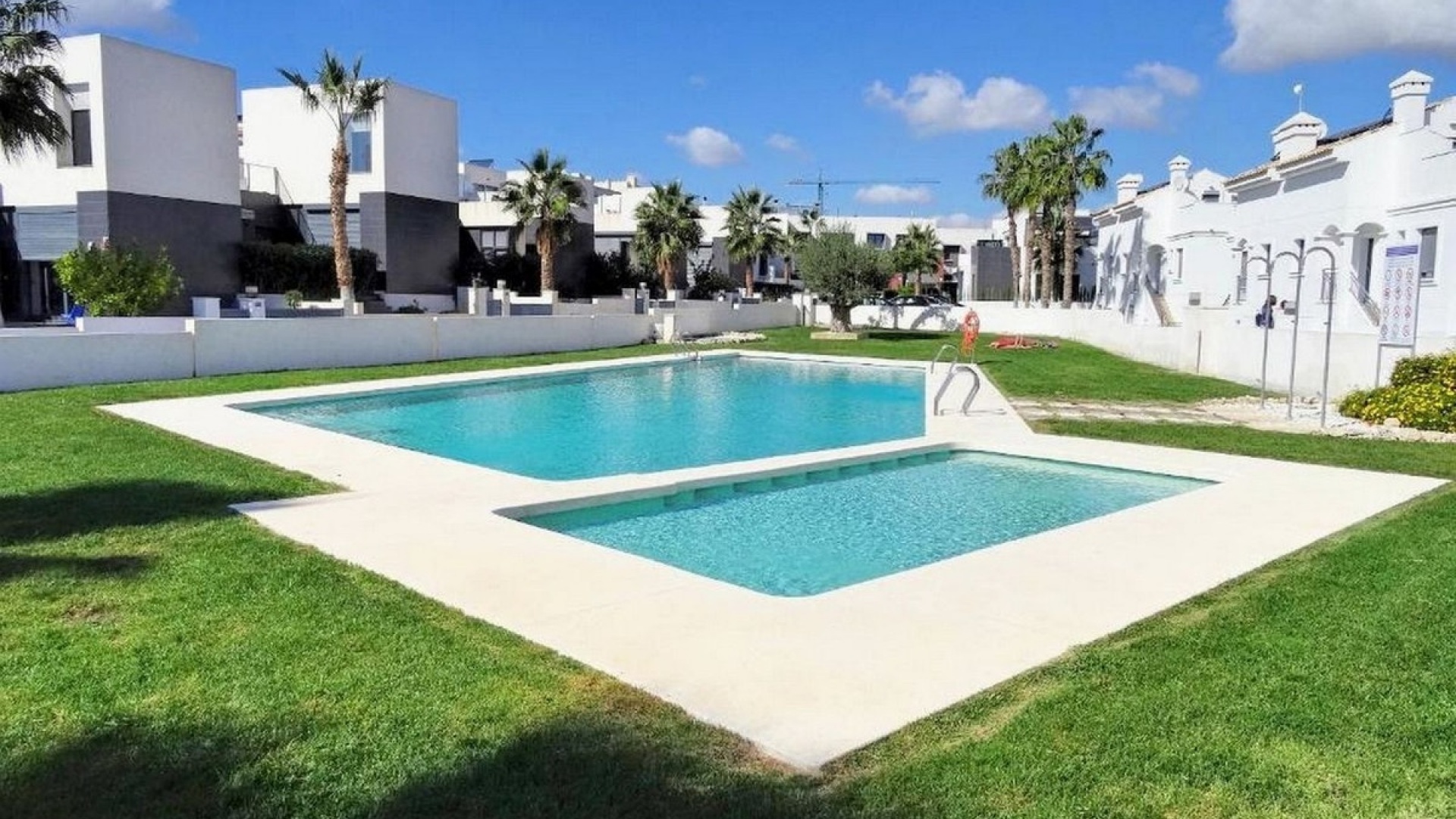 Resale - Apartment - Villamartin - Costa Blanca South