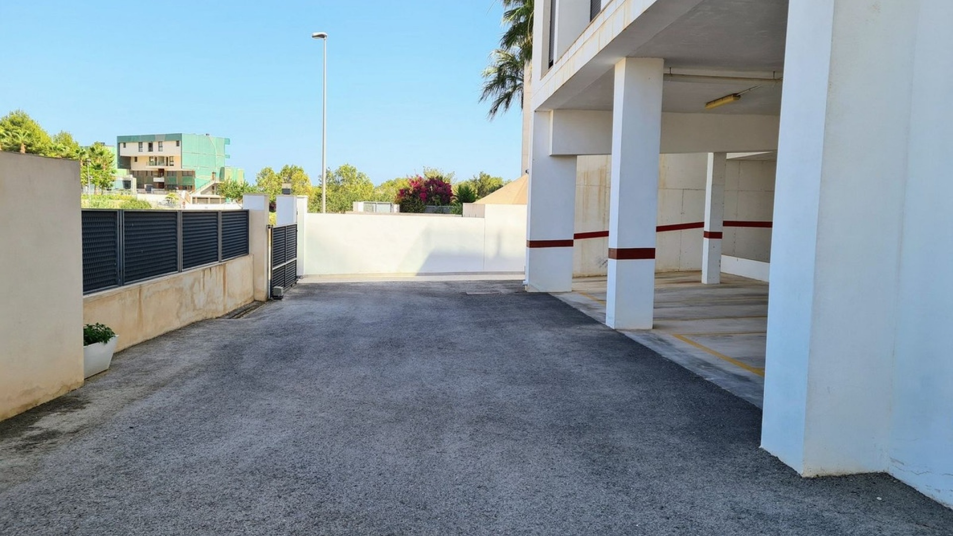 Resale - Apartment - Villamartin - Costa Blanca South