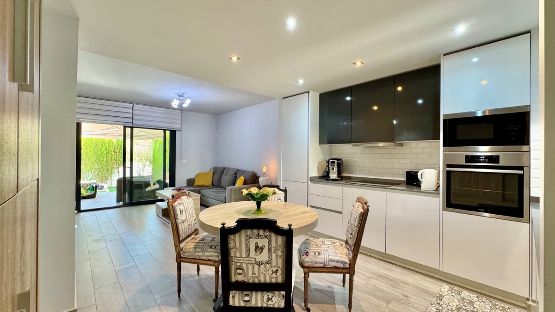 Resale - Apartment - Villamartin - Costa Blanca South