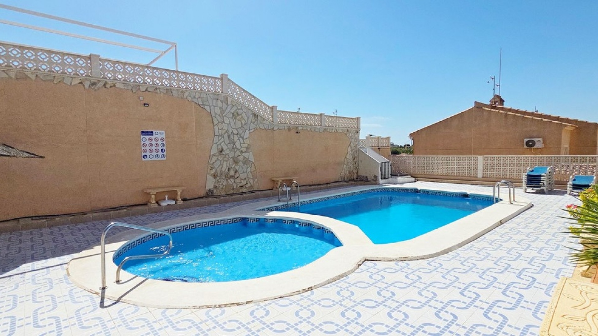 Resale - Apartment - Villamartin - Costa Blanca South