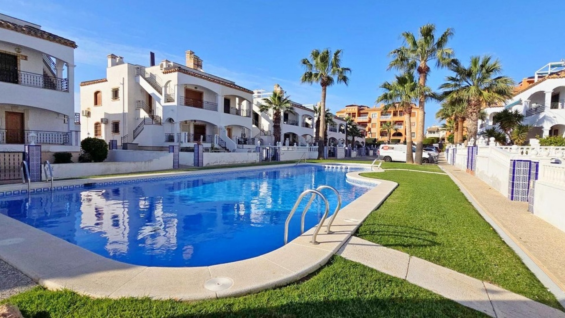 Resale - Apartment - Villamartin - Costa Blanca South