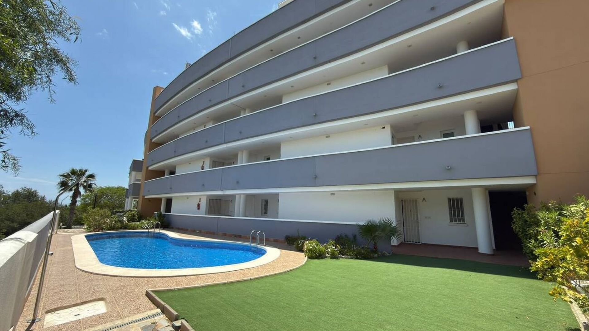 Resale - Apartment - Villamartin - La Fuente