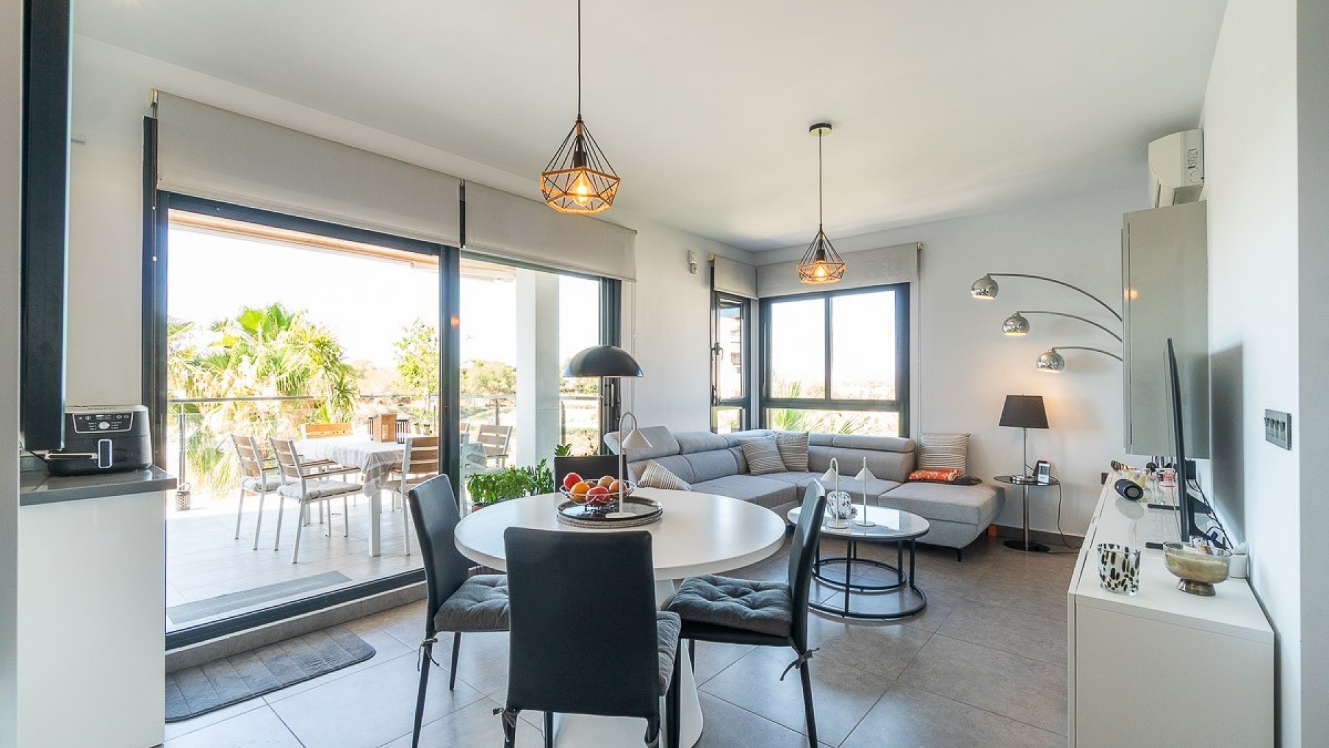 Resale - Apartment - Villamartin - La Fuente