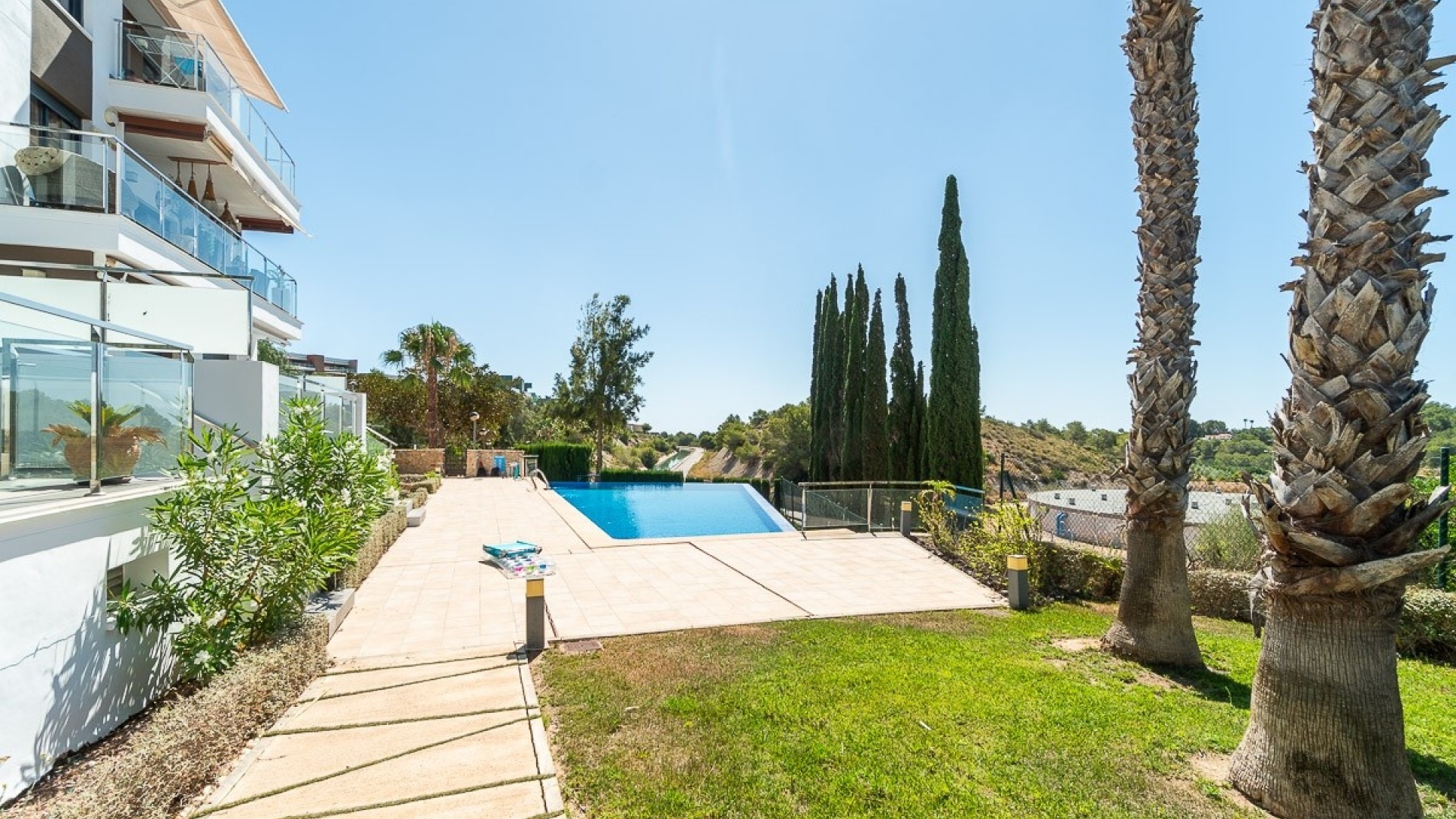 Resale - Apartment - Villamartin - La Fuente