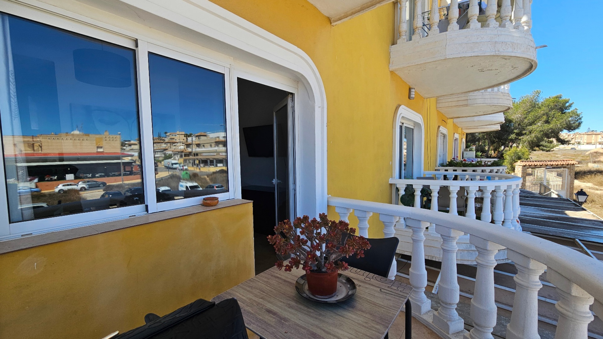 Resale - Apartment - Villamartin - las filipinas