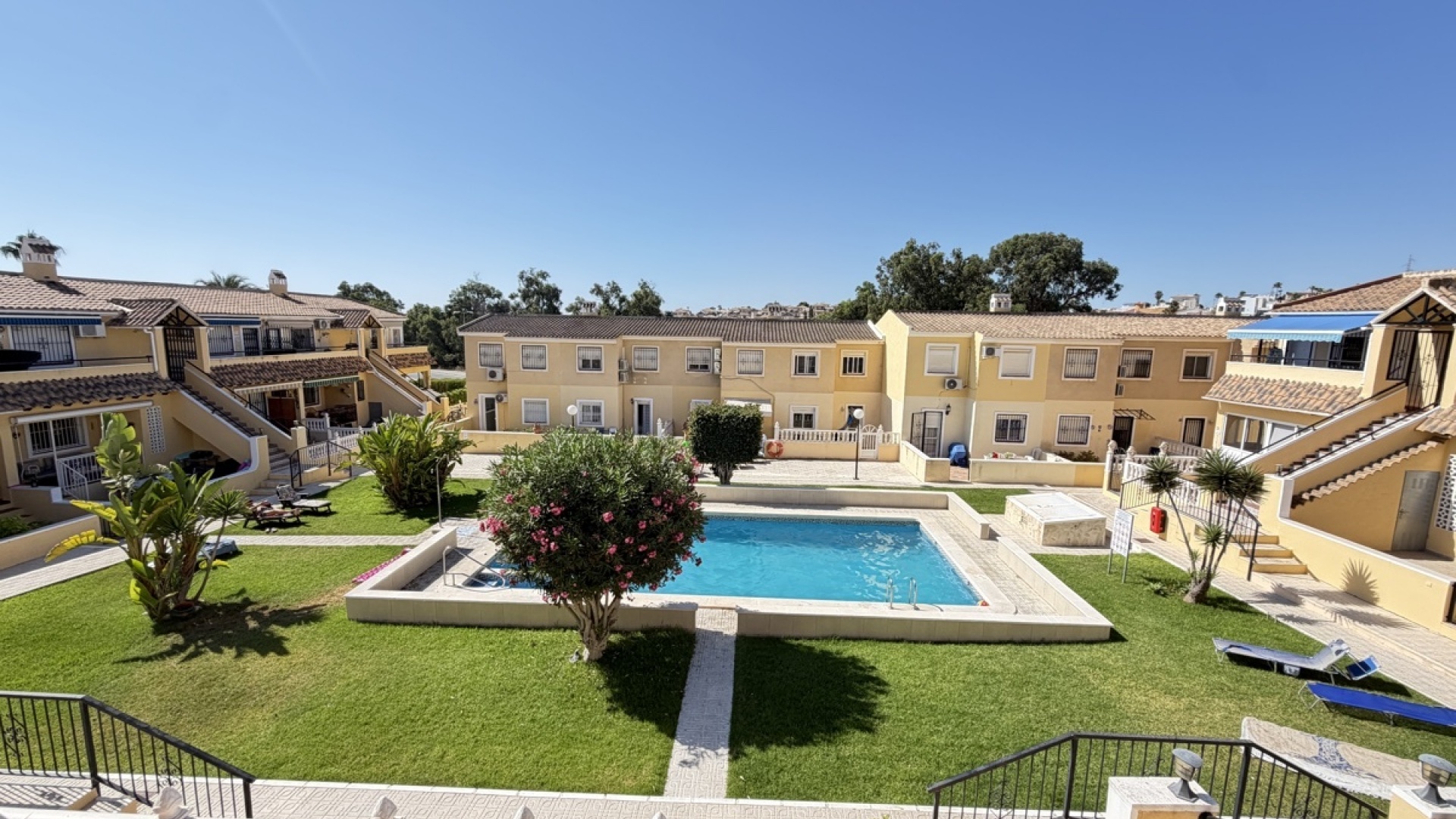 Resale - Apartment - Villamartin - lomas del golf