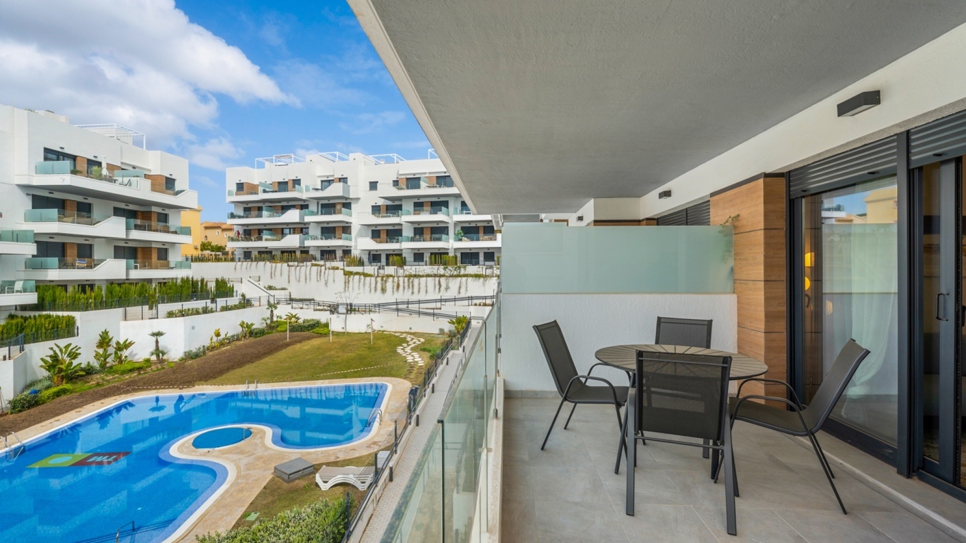 Resale - Apartment - Villamartin - Res. Aire
