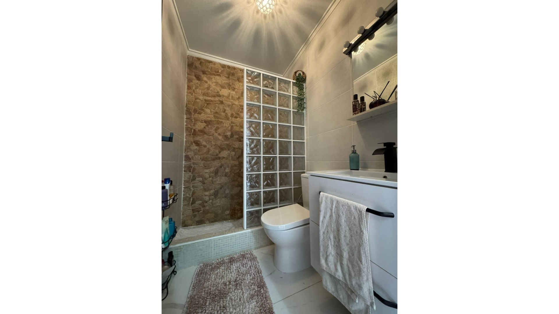 Resale - Apartment - Villamartin - st james hill