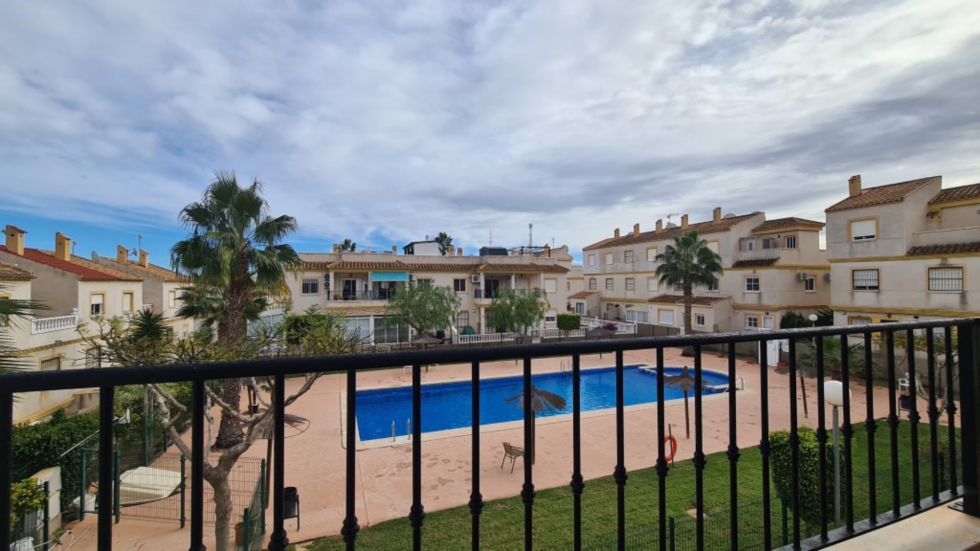 Resale - Apartment - Villamartin - st james hill