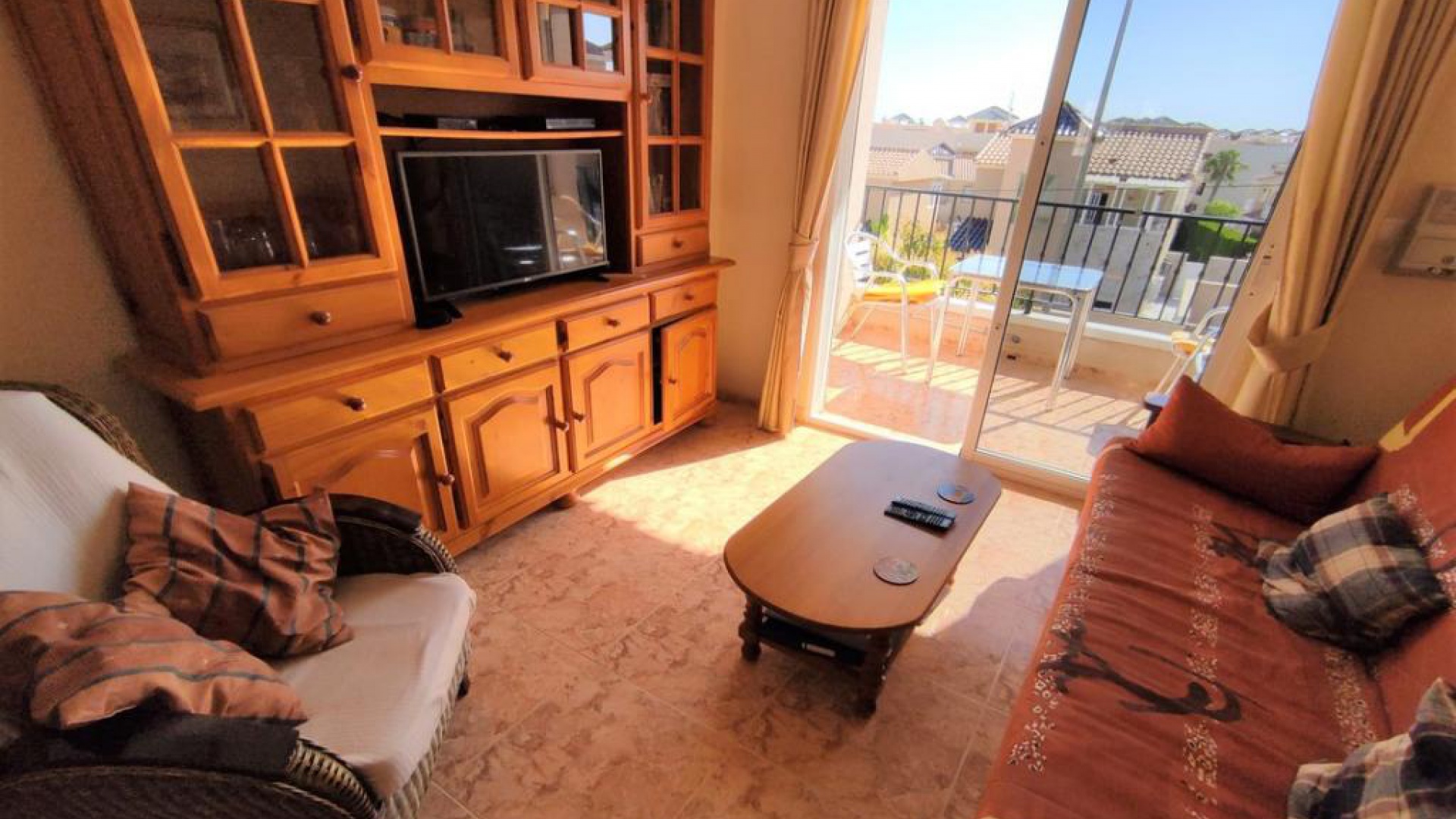 Resale - Apartment - Villamartin - st james park