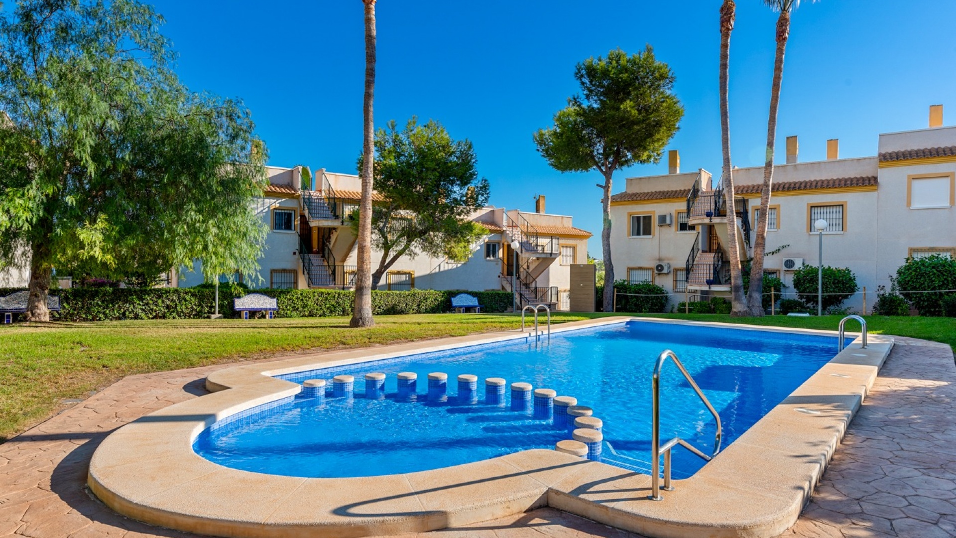 Resale - Apartment - Villamartin - st james park