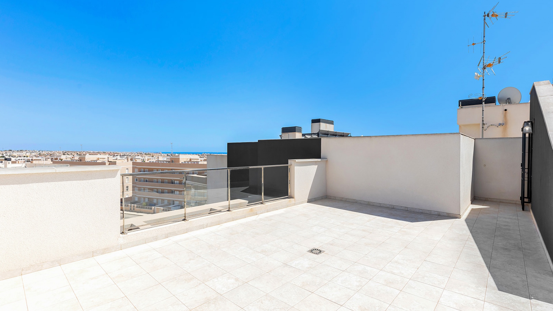 Resale - Apartment - Villamartin