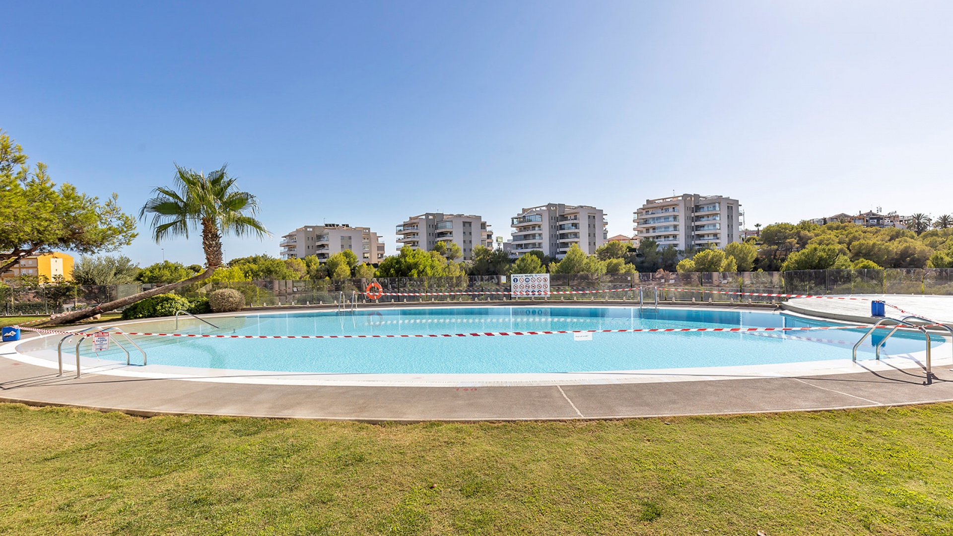 Resale - Apartment - Villamartin