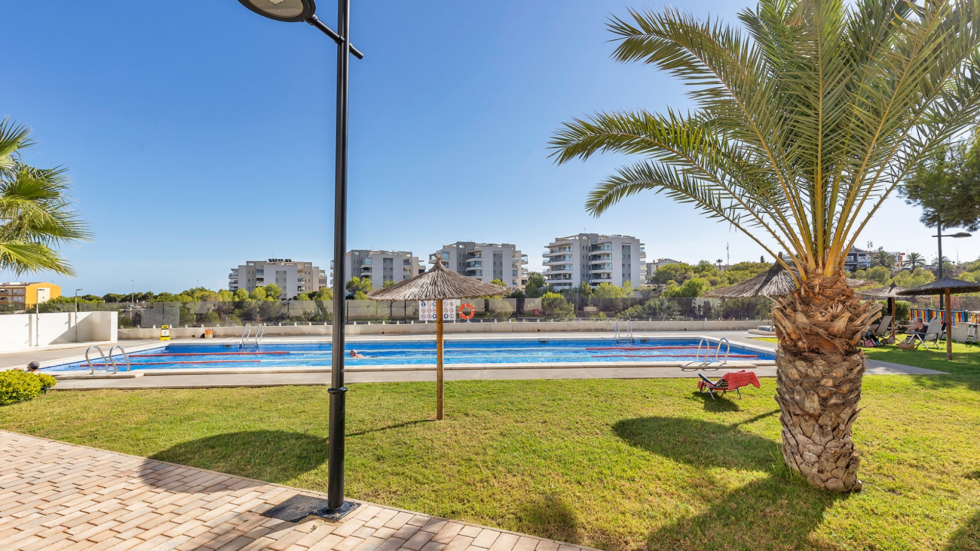 Resale - Apartment - Villamartin