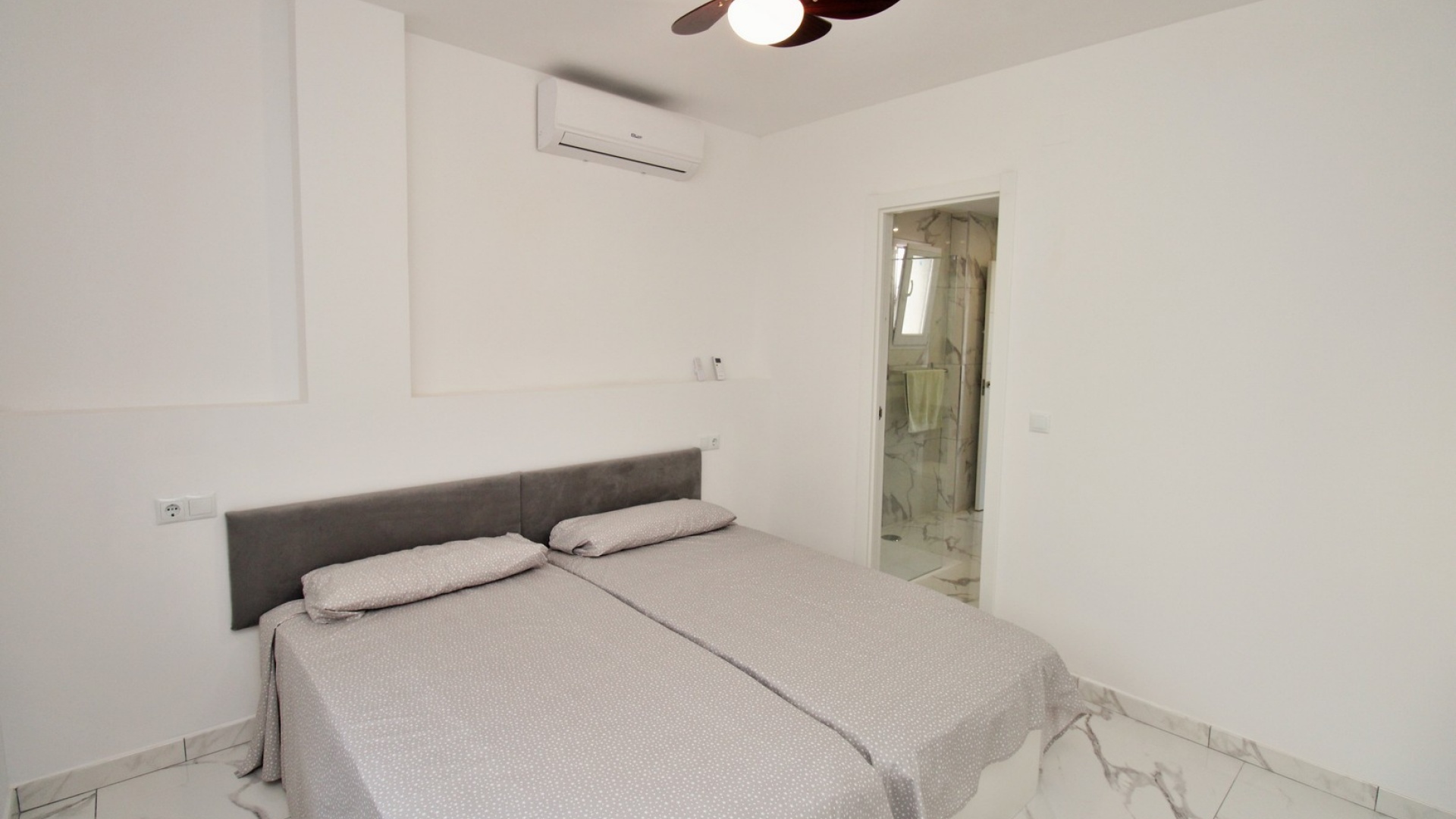 Resale - Apartment - Villamartin
