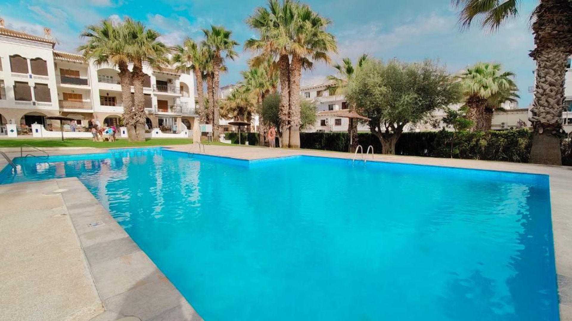 Resale - Apartment - Villamartin