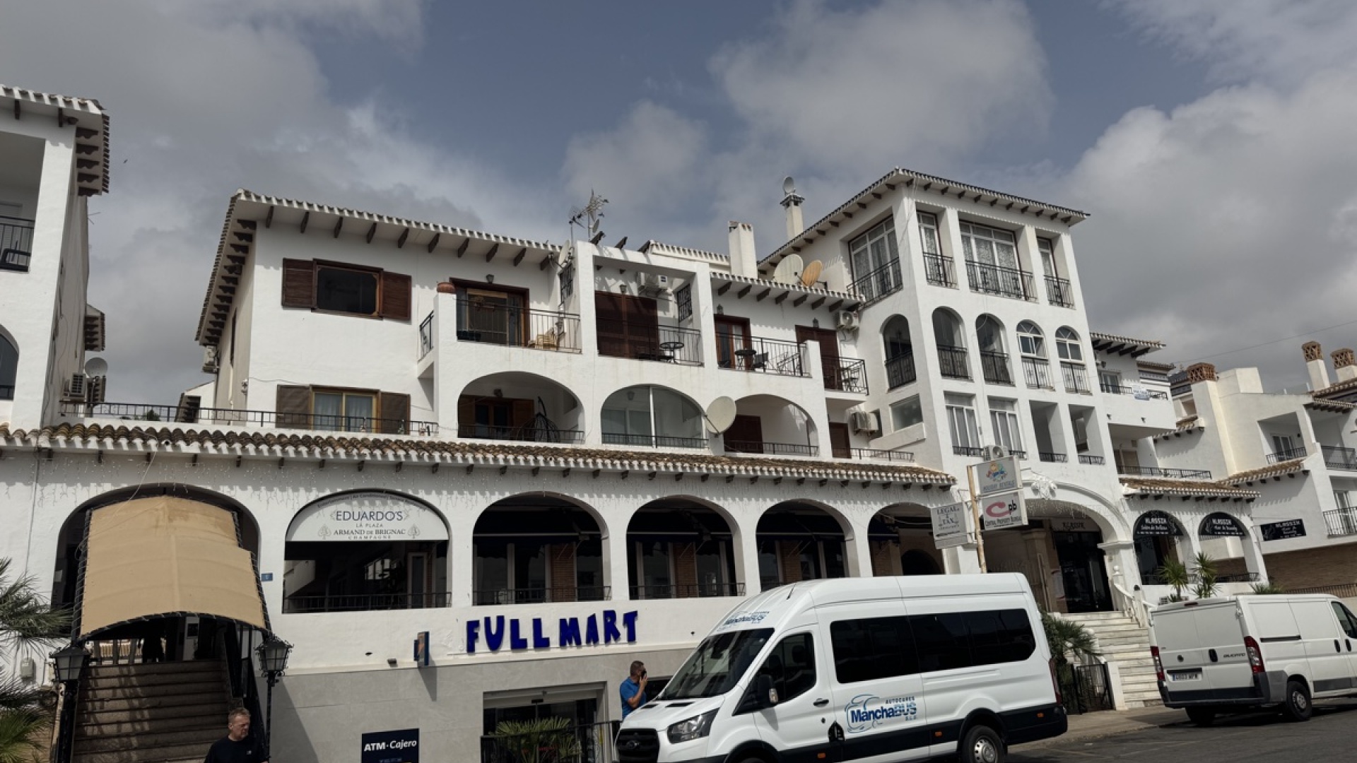 Resale - Apartment - Villamartin