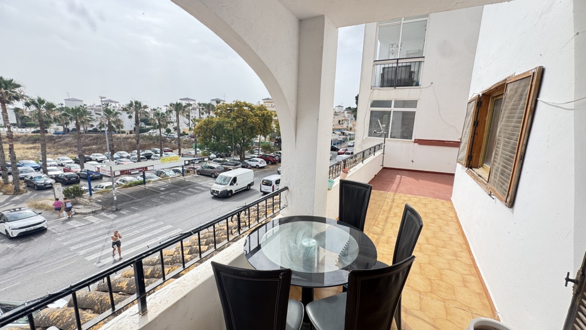 Resale - Apartment - Villamartin