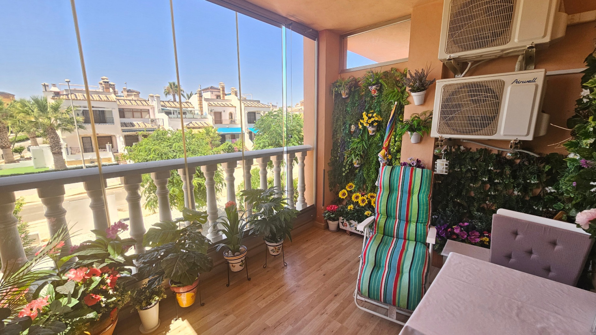 Resale - Apartment - Villamartin
