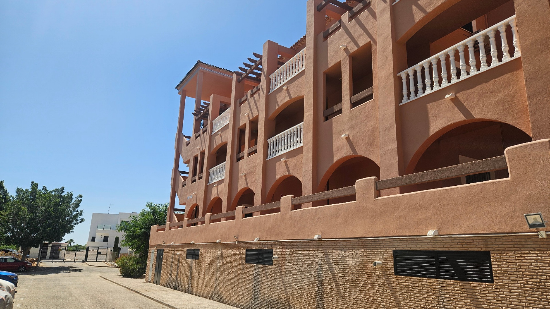 Resale - Apartment - Villamartin