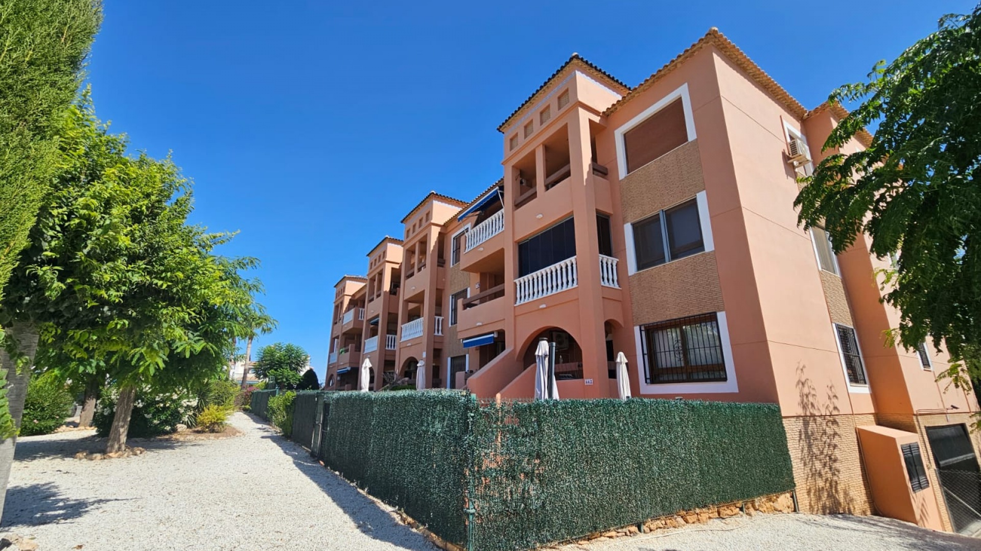 Resale - Apartment - Villamartin