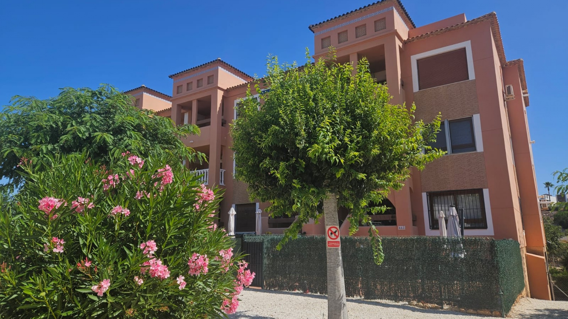 Resale - Apartment - Villamartin