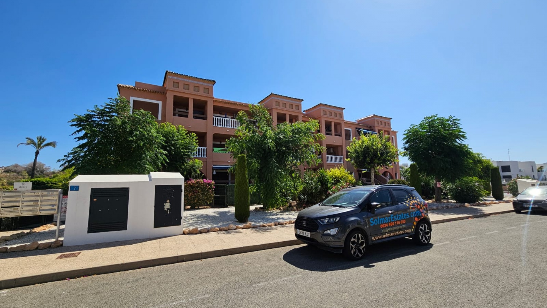 Resale - Apartment - Villamartin