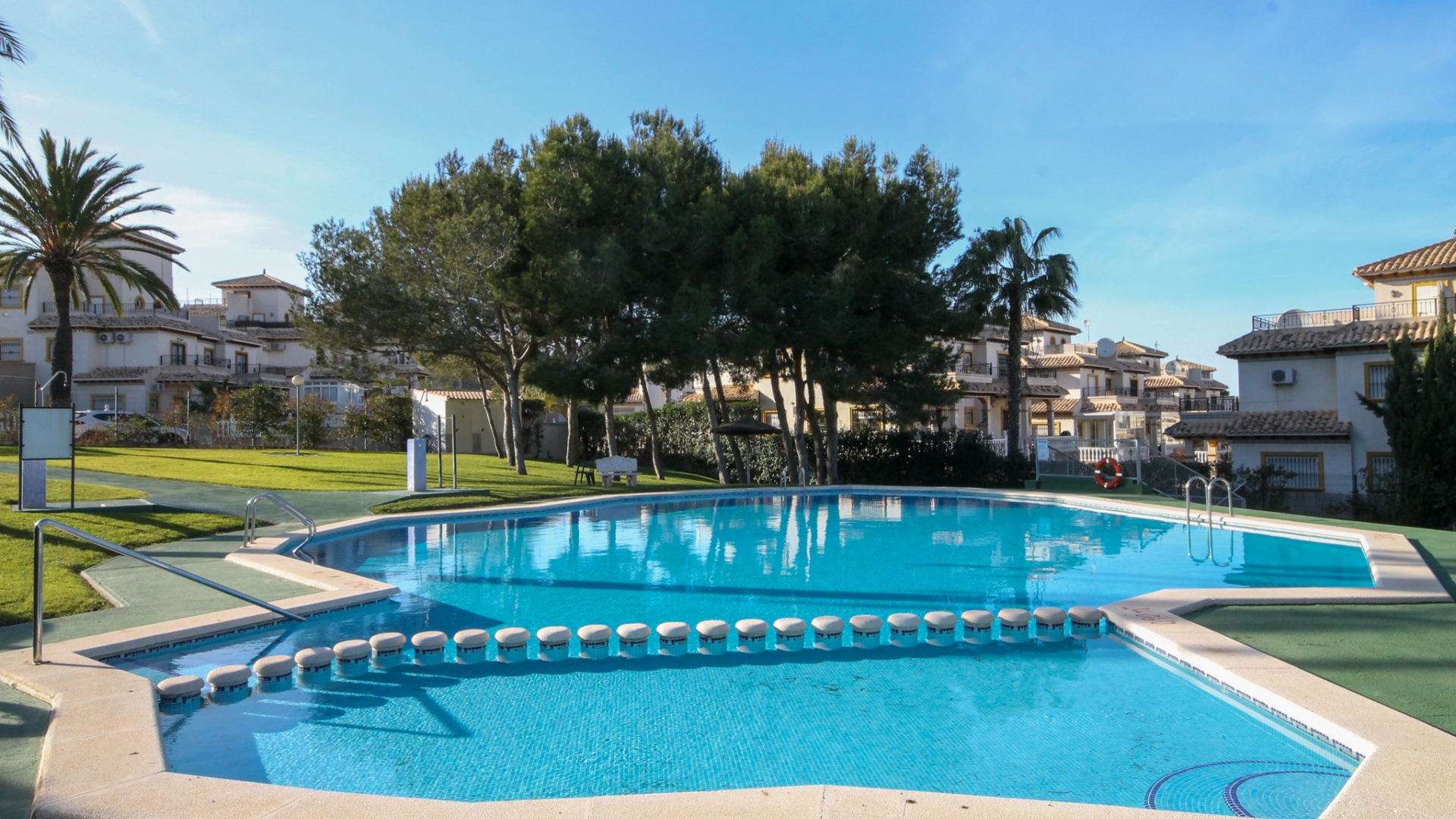 Resale - Apartment - Villamartin